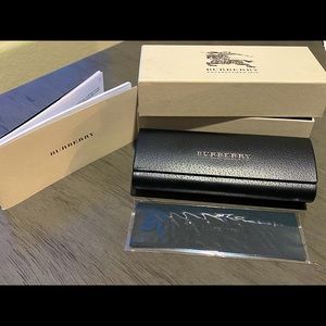 FLASH SALE !!!! Burberry Luxury brand new case